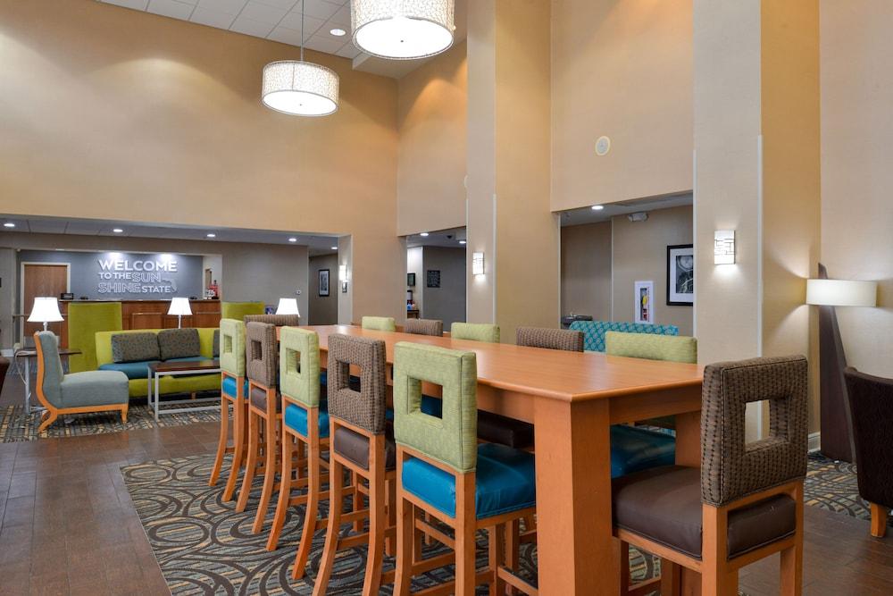 Hampton Inn & Suites Tampa East Casino Area Seffner Экстерьер фото